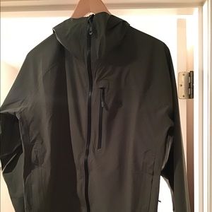 Mountain Hardwear Rain Shell